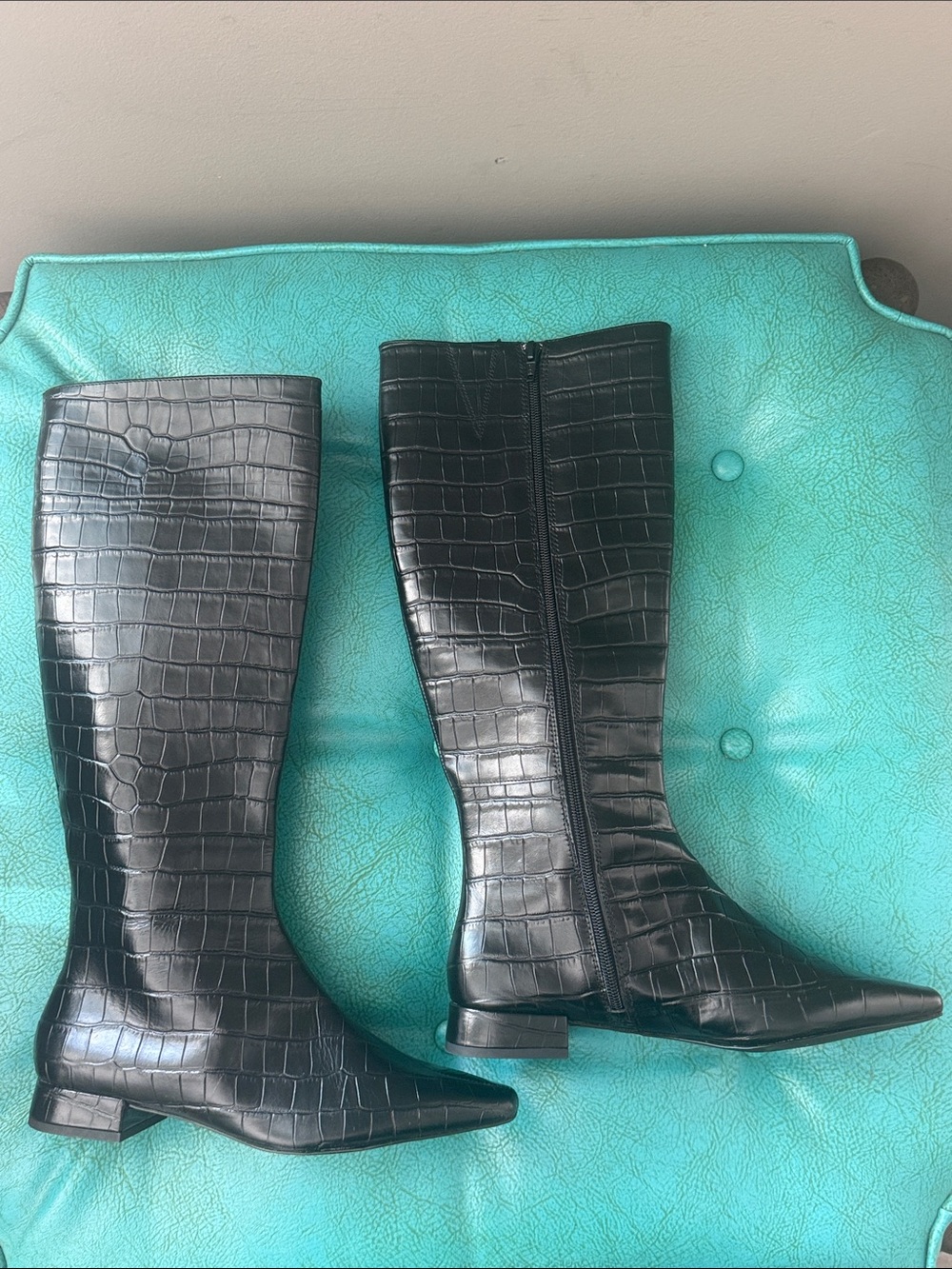 Gianni Bini Black Leather Croc-Embossed Textured Knee Boot Chic Stylish Edgy 8.5 - Picture 3 of 12